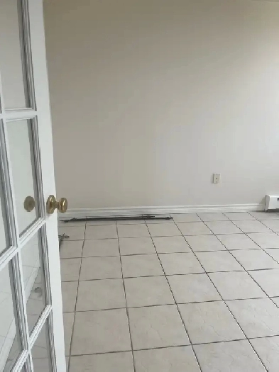 2 BEDROOM & DEN available for AUGUST 1ST Image# 1