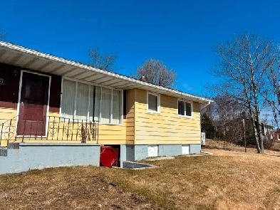 Investor Alert - ocean view house in Bay Roberts Newfoundland Image# 1