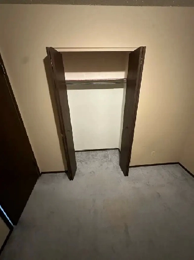 private room rent near polo park for a girl . AUGUST 1st Image# 1