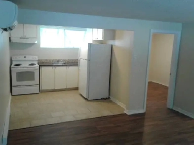 Bright one bedroom apartment near Bank and Heron for rent Image# 1
