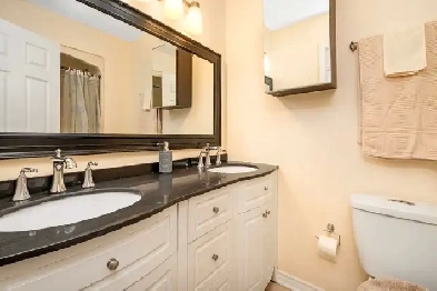 all inclusive master BDR with private washroom for rent Image# 1