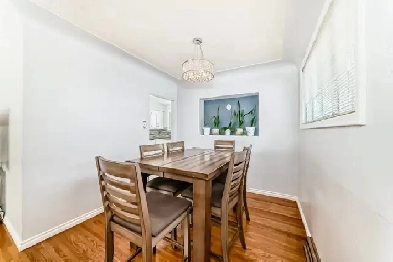 Bungalow with rental suite Image# 1