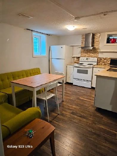 RENT: 3 Bedrooms 1 Bathrooms 1st floor - St.Catharins $600-$650 Image# 1