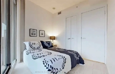 Private Room – Downtown Toronto, Move-In ASAP, $900   Utility Image# 1