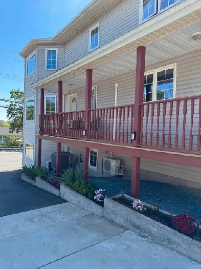 Big 3 Bedroom Unit in Lakeside for $2300  utilities included. Image# 1