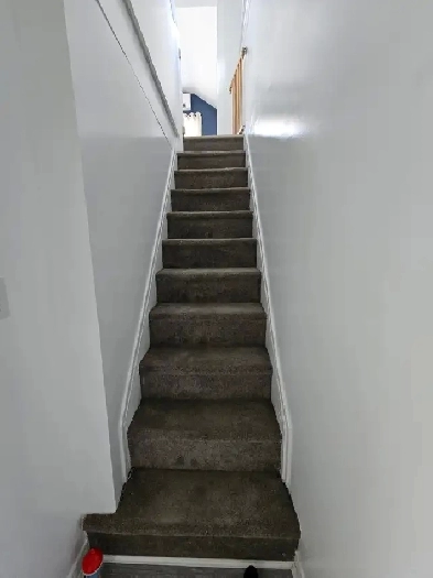 2 Bedroom upper level apartment in the village of Chatsworth Image# 1