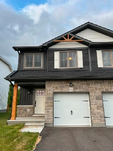 Brand New Beautiful End unit town house for Rent Image# 1