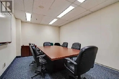 Large Corner Office - Sheppard/Yonge
