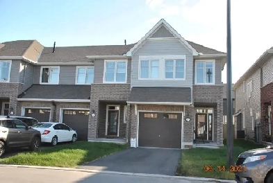 3 BDR End Unit Town House, Stittsville/Kanata, August 1st. Image# 1