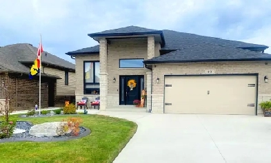 48 Kingsbridge Dr. - Newer Build 2023 - Open House Sat July 5 Image# 1