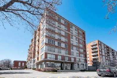 Condo Penthouse // 2 Ch   2 SdB   Garage   Piscine Montréal, Qc Image# 2