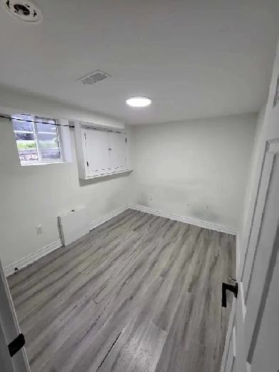 3 bedroom and 1.5 washroom for rent on Top floor Image# 1