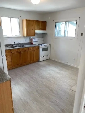 3 Beds 1 Bath Apartment Image# 1