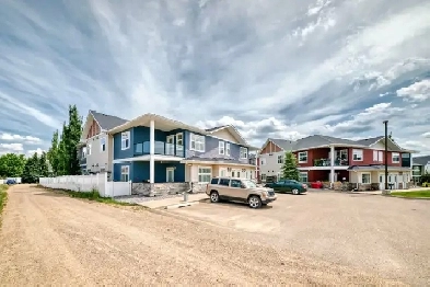 2 Bedroom, 2 Bathroom Condo Townhouse, Blackfalds AB Image# 12