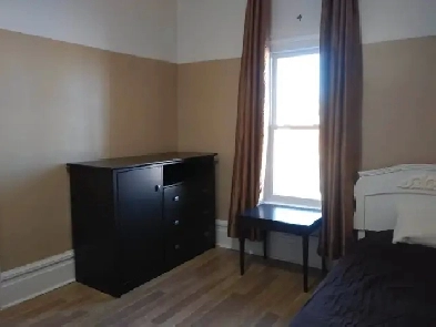 Smiths Falls room for rent immediately Image# 1