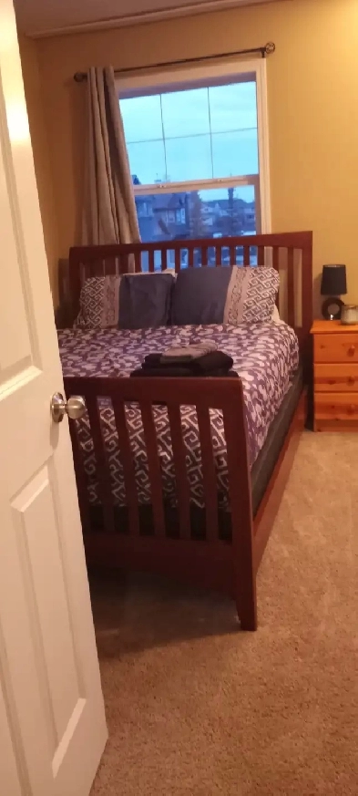 Front of home room kincora 1 bedroom avail move in ready Image# 1