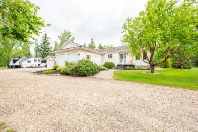5 bed, 3.5 bath Bungalow - 3.06 Acre Acreage in Maple Grove Image# 6