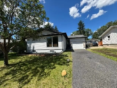 A Bungalow Beauty in Sherwood Park! Image# 1