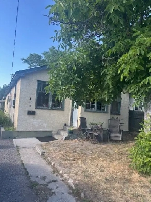 Pet friendly - 3 bedrooms rancher for rent, Penticton Image# 12