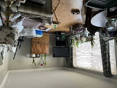 Available for rent spacious 3 bedroom main floor apartment Image# 6
