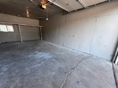 Double Detached Garage for Rent – Available Immediately! Image# 4