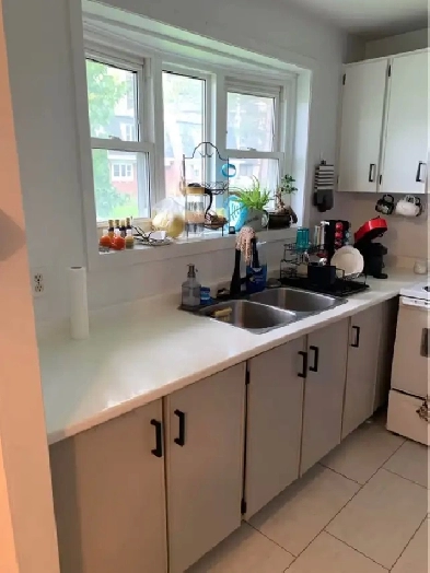 Walk to Carleton student home for 5 Image# 1