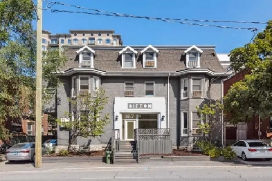 Large Top Floor Studio in downtown Ottawa, Available NOW! Image# 1