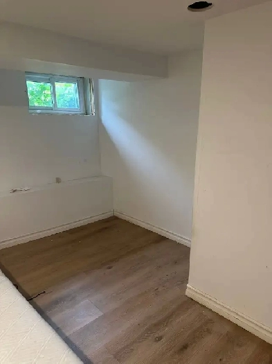 VACANT SMALL BASEMENT FOR RENT IMMEDIATELY FOR SINGLE YOUNG MAN Image# 5