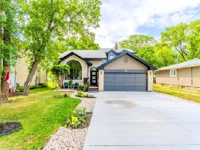 House for sale in Charleswood Image# 1