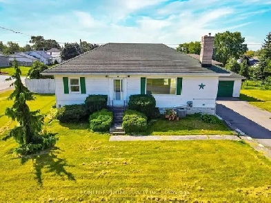 Detached House on large Lot for Sale with Pool Image# 7