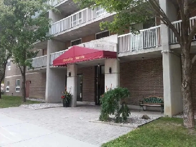 2 bedroom, 1 bath condo unit Image# 1