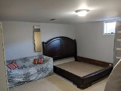 2 Student Rooms Available. 6 MINS WALK TO GEORGIAN COLLEGE Image# 4