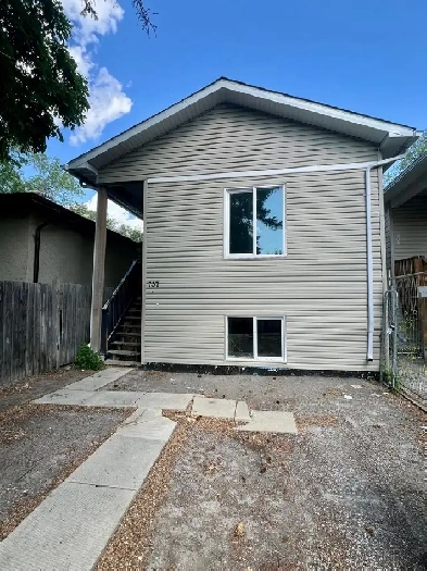 737 Garnet St - Revenue Property Located In Washington Park Image# 1