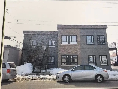 Beau logement 5 et demi frais peint à louer Image# 3