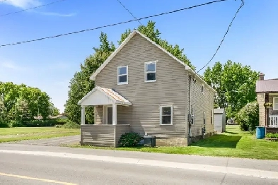 Bedard Real Estate Team - 32 Cockburn St, Alexandria Image# 2
