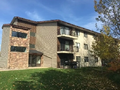 Well Maintained Building! Spacious 2 BED, 1 BATH on 2nd Floor! Image# 1