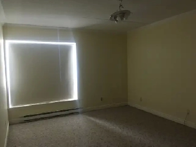 3 bedroom 2 bathroom luxury condo in desirable location Image# 1