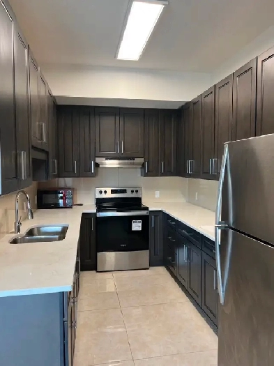 Near UofA 2 Bedroom Apartment for Rent Image# 1