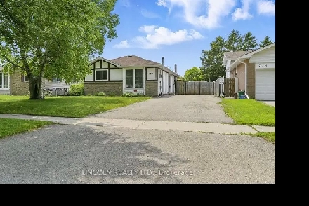 Quiet, family-friendly neighbourhood ! Image# 4