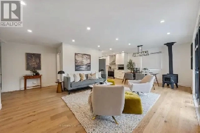 ~~Luxe Scandi-inspired Home in Waterfront Community~~ Image# 2