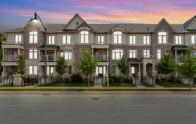 Freehold townhouse for sale Image# 2