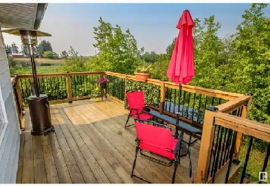 Beautiful two bedroom home on 1 acre in Alberta Image# 6