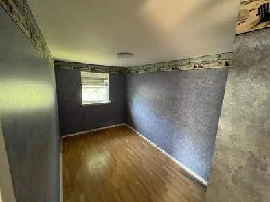 Three Bedroom Apartment for Rent in Newmarket