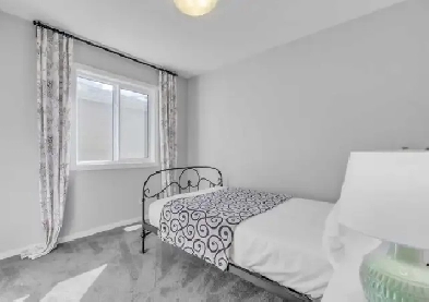 Second floor Bedroom w Private Bathroom short term Calgary Image# 2