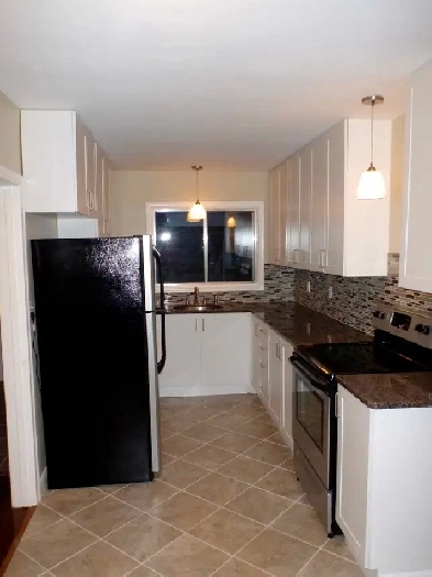 Welcome home!  3 bedroom in Parkdale. All-inclusive! Image# 8