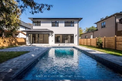 PERFECT FOR ENTERTAINING! Lavish Custom Home w/ Modern Finishes! Image# 8