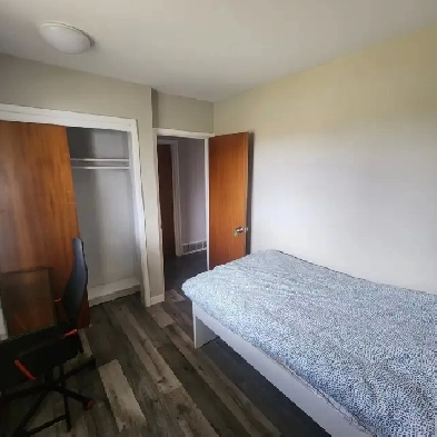 All Inclusive & Furnished Student Rental! NEW PRICE! Image# 2