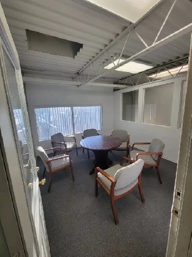 OMVIC Approved, Offices and Parking Lot Available Image# 7
