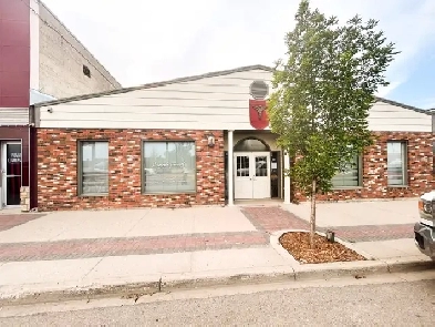 4908 50 Street Ponoka, AB T4J 1R6 Image# 1