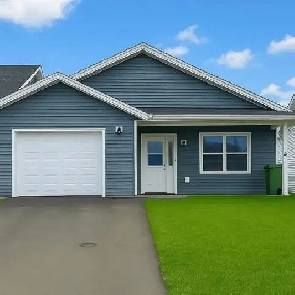 East Royalty 2 Bedroom Duplex Image# 9